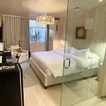 Palace Modern Hotel At The Plaza