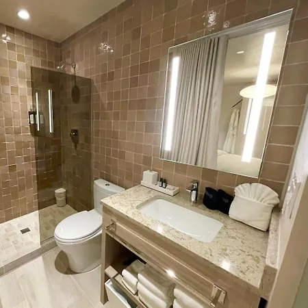 Palace Modern At The Plaza *