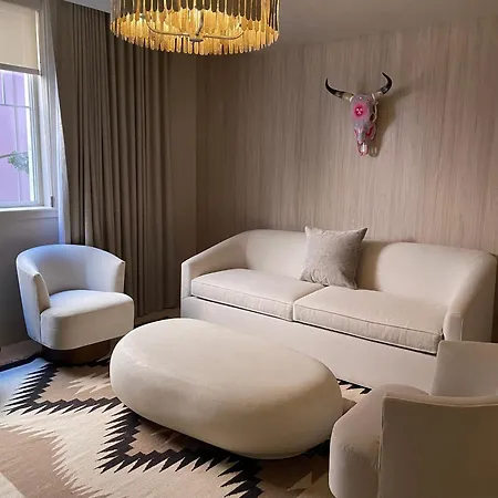 Hotel Palace Modern At The Plaza *
