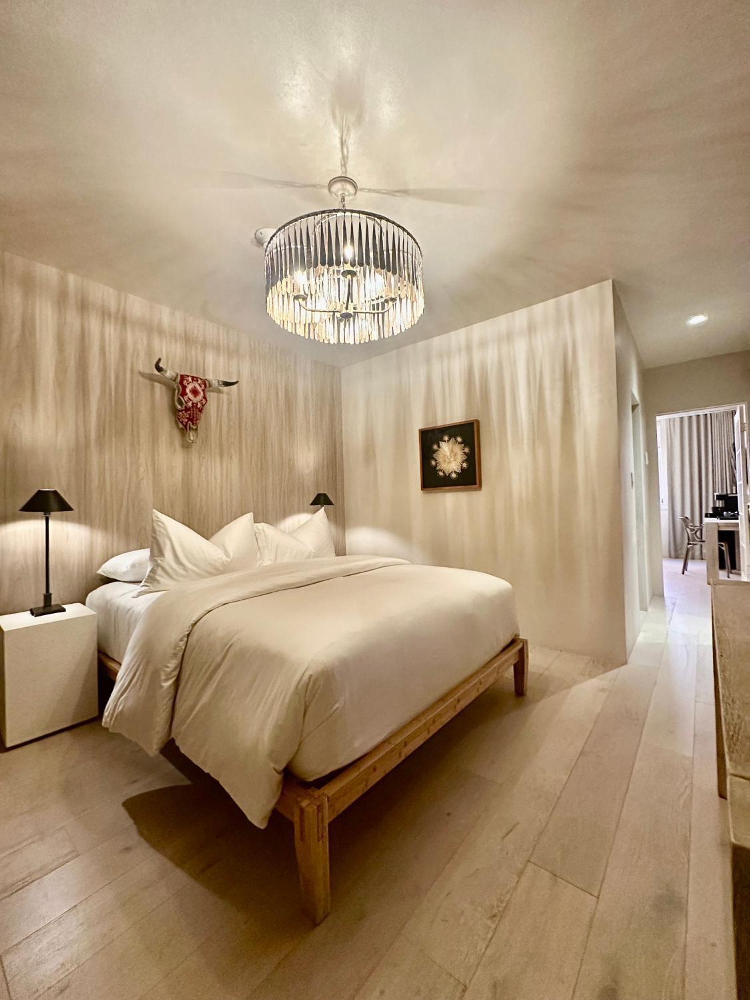 Palace Modern At The Plaza *