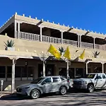 Palace Modern At The Plaza *