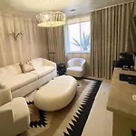 Palace Modern At The Plaza Hotel *