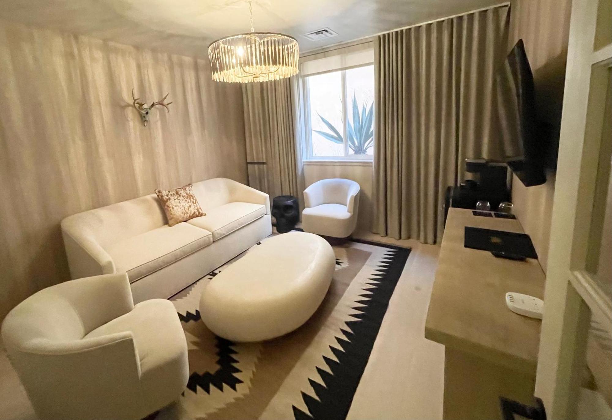 Palace Modern At The Plaza Hotel *